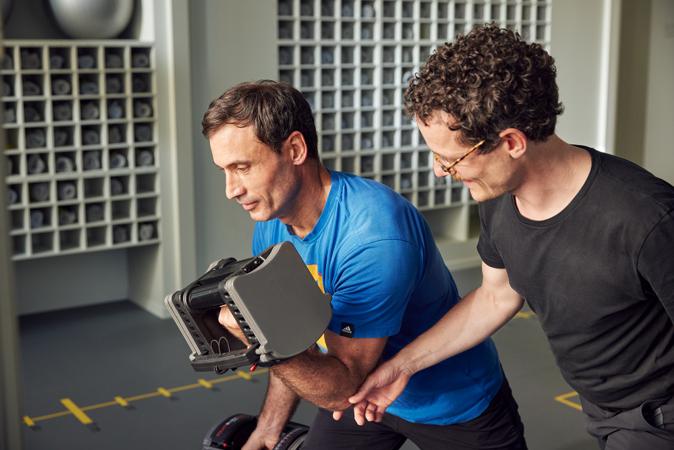 Personal Training hilft Ihnen Fitness-, und Gesundheitsziele schneller und effektiver zu erreichen. Starke Arme helfen Nacken und Schulterschmerzen vorzubeugen.